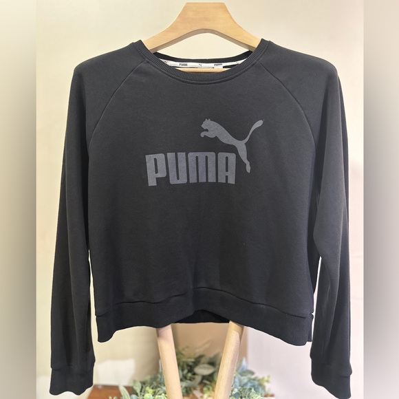 Puma Women’s Black Cropped Long Sleeve Sweatshirt Size M Logo Pullover - Picture 1 of 9